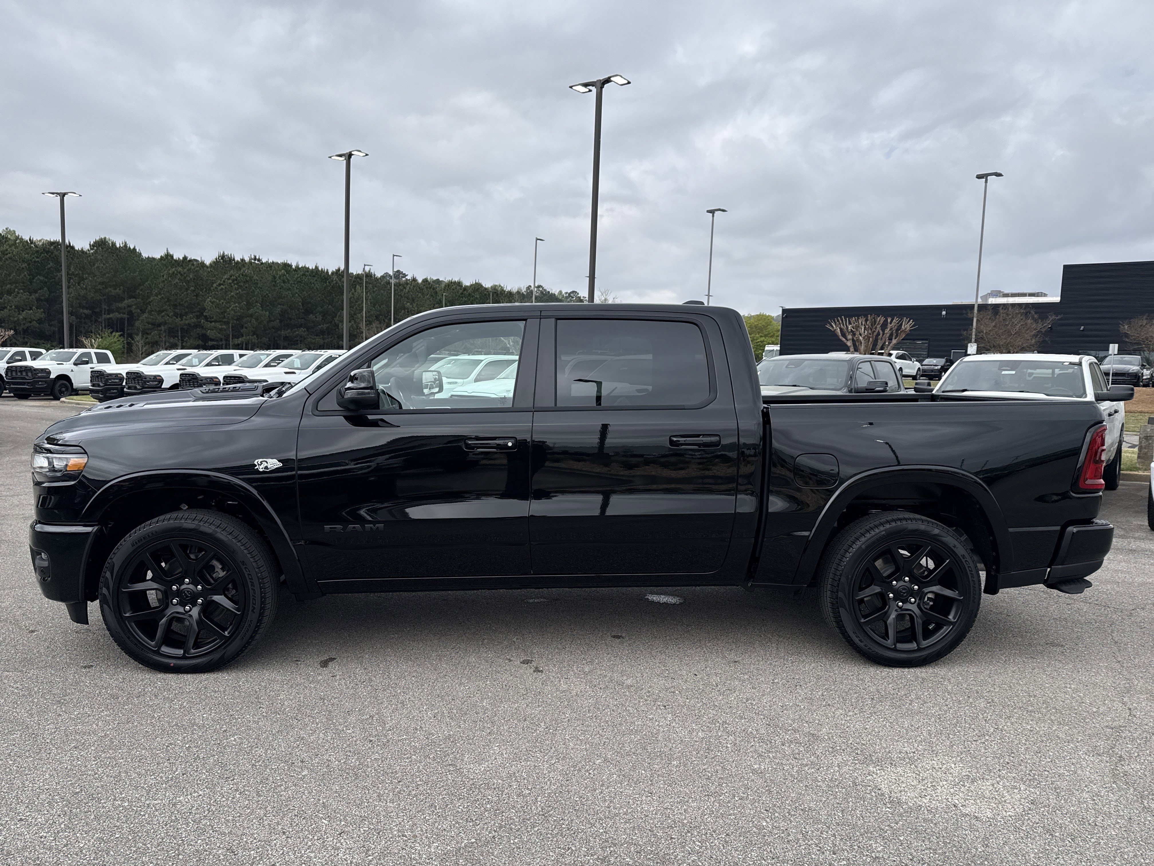 New 2026 Diamond Black Crystal Pearl-Coat Exterior Paint RAM Laramie image 4