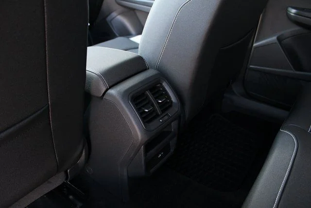 2025 Volkswagen Taos SEL - Photo 21