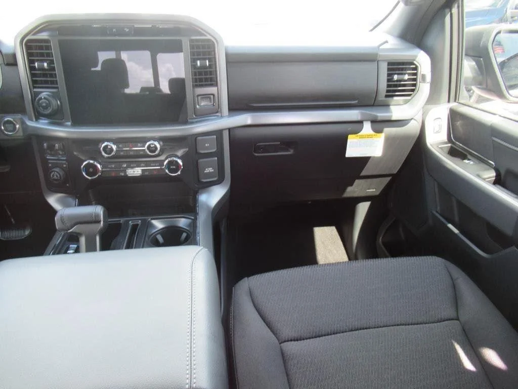 New 2025 Agate Black Metallic Ford XLT image 13