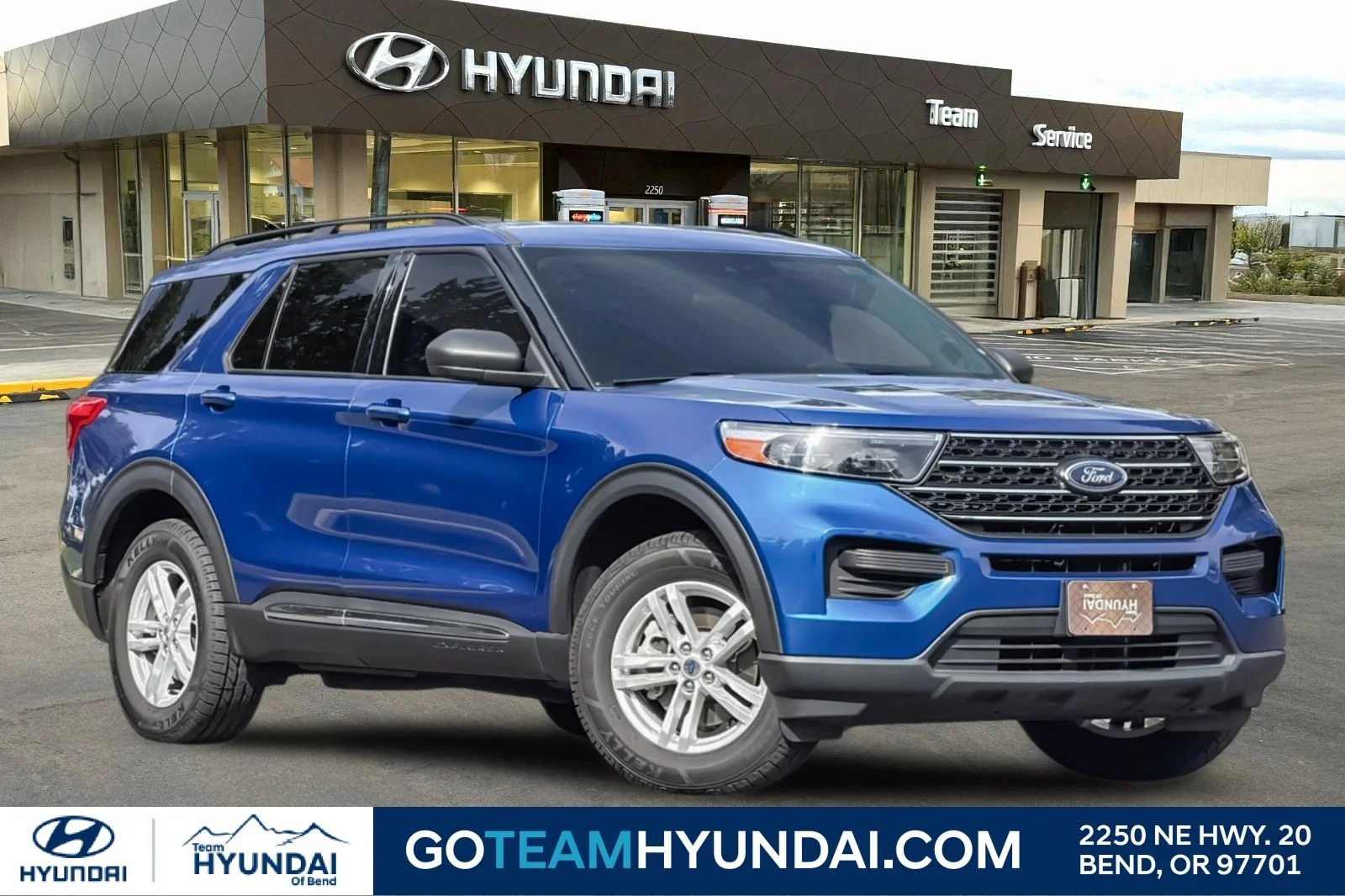 2023 Ford Explorer XLT 4WD's photo