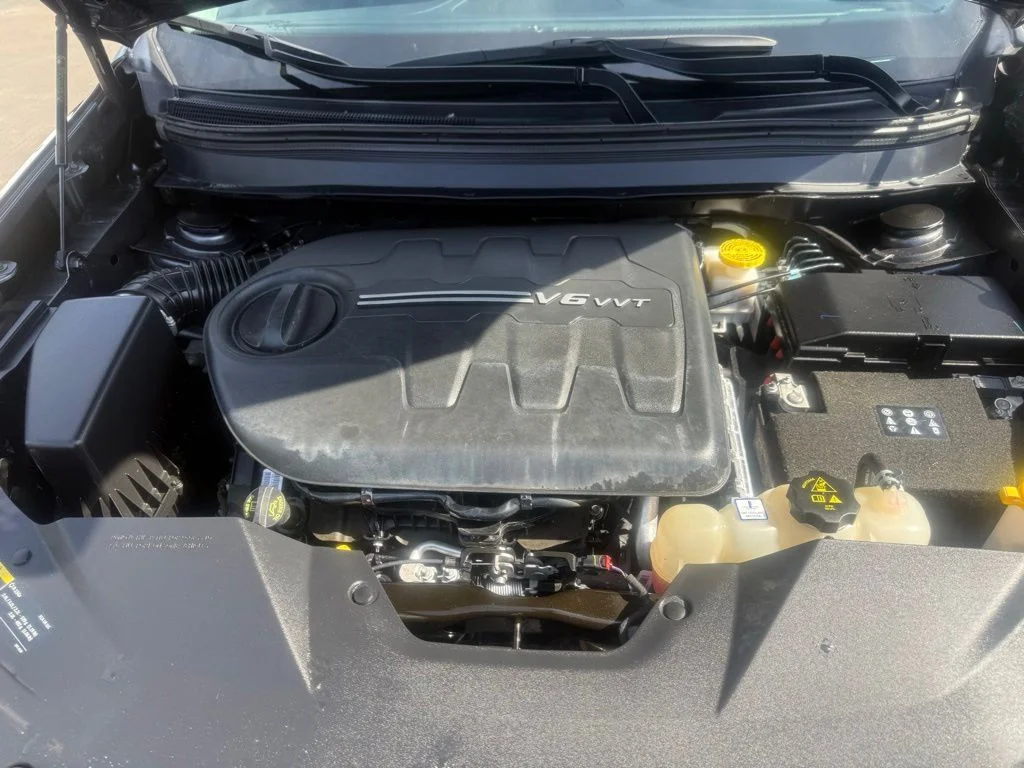 Used 2022 Gray Jeep Latitude Lux image 57