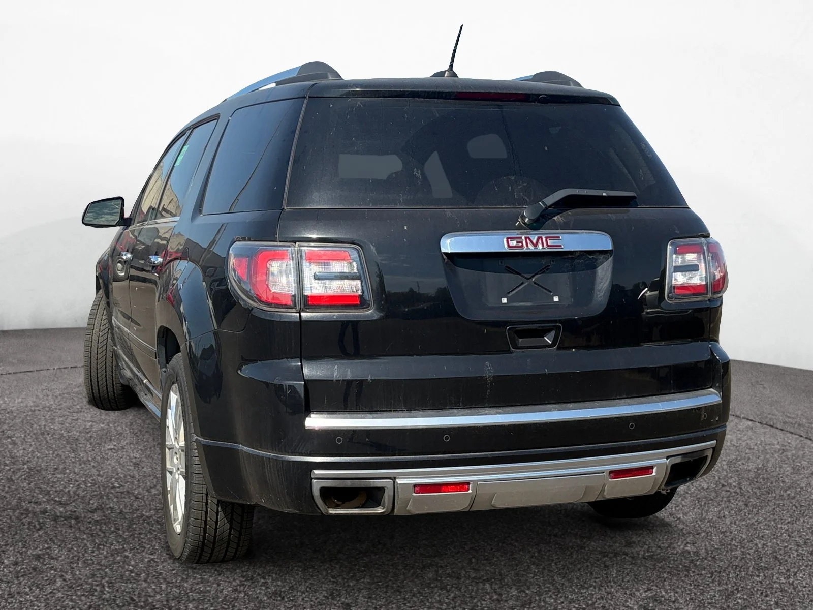 Used 2016 Black GMC Denali image 3