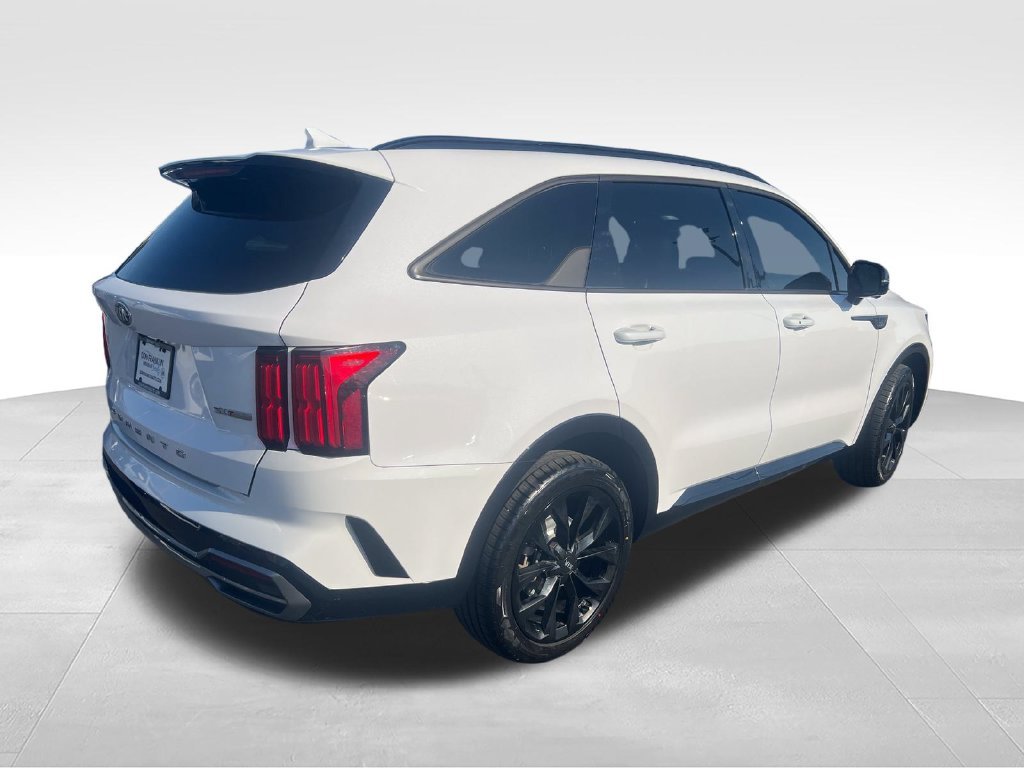 Used 2021 White Kia SX-Prestige image 5