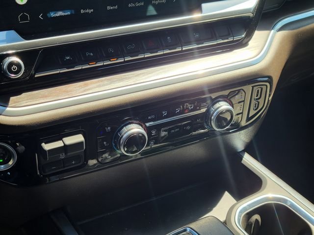 Used 2022 Red GMC SLT image 18