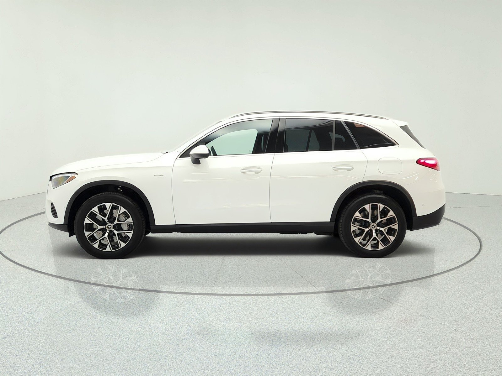 Used 2025 Polar White Mercedes-Benz GLC 350e 4MATIC® SUV image 8
