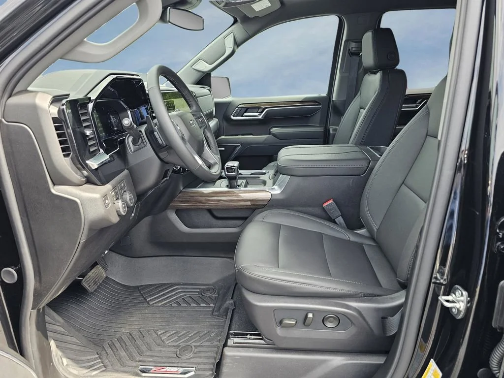 Used 2026 Black Chevrolet RST image 18