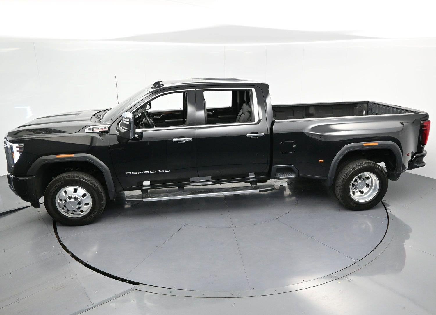 Used 2024 Onyx Black GMC Denali image 38