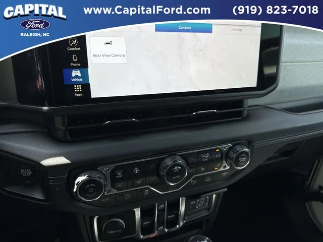 Used 2024 White Jeep Sahara image 26