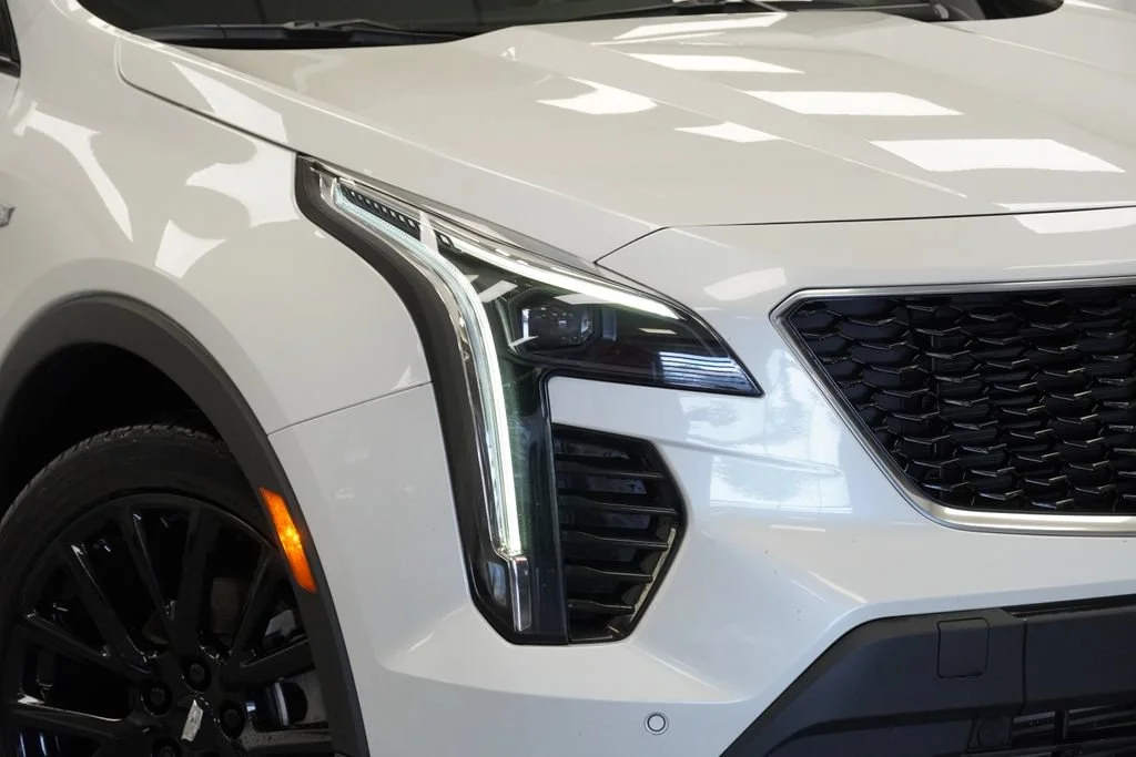 Used 2023 Crystal White Tricoat Cadillac Sport image 34
