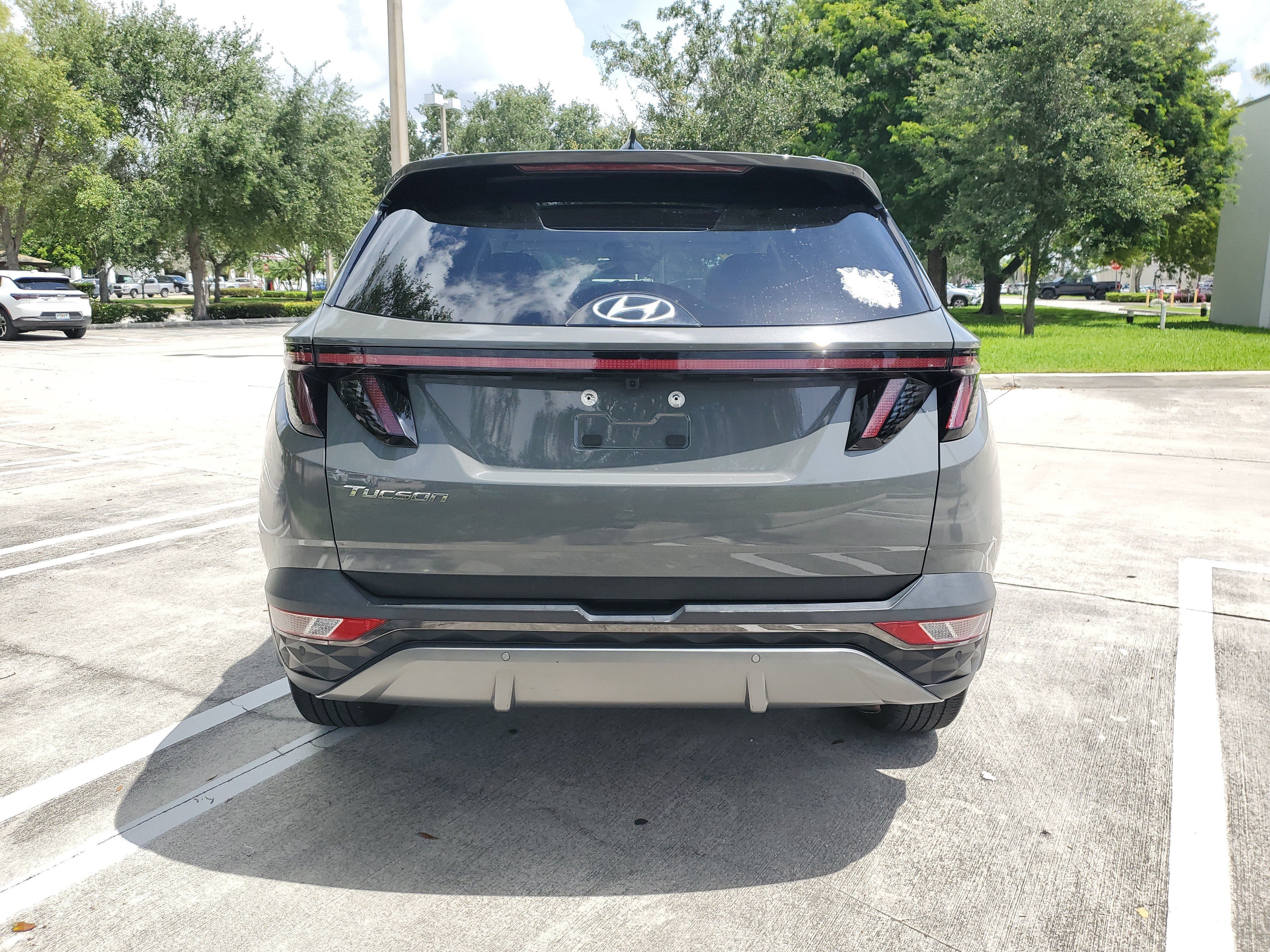 Used 2024 Hampton Gray Hyundai Limited image 5