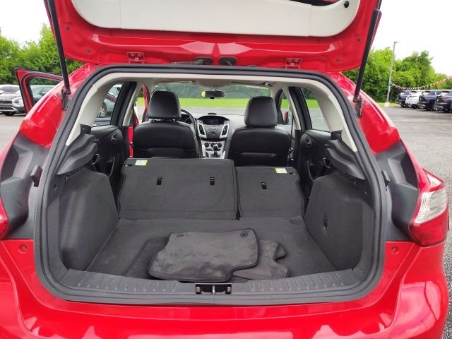 Used 2014 Red Ford SE image 24