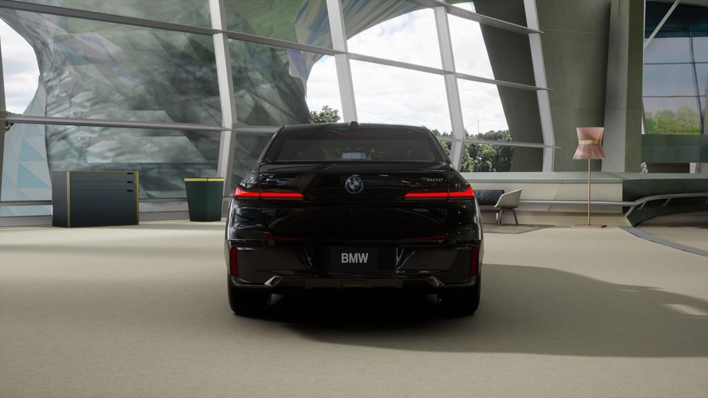 2026 BMW 7 Series 750e - Photo 35