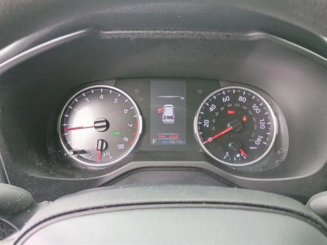 Used 2022 White Toyota LE image 18