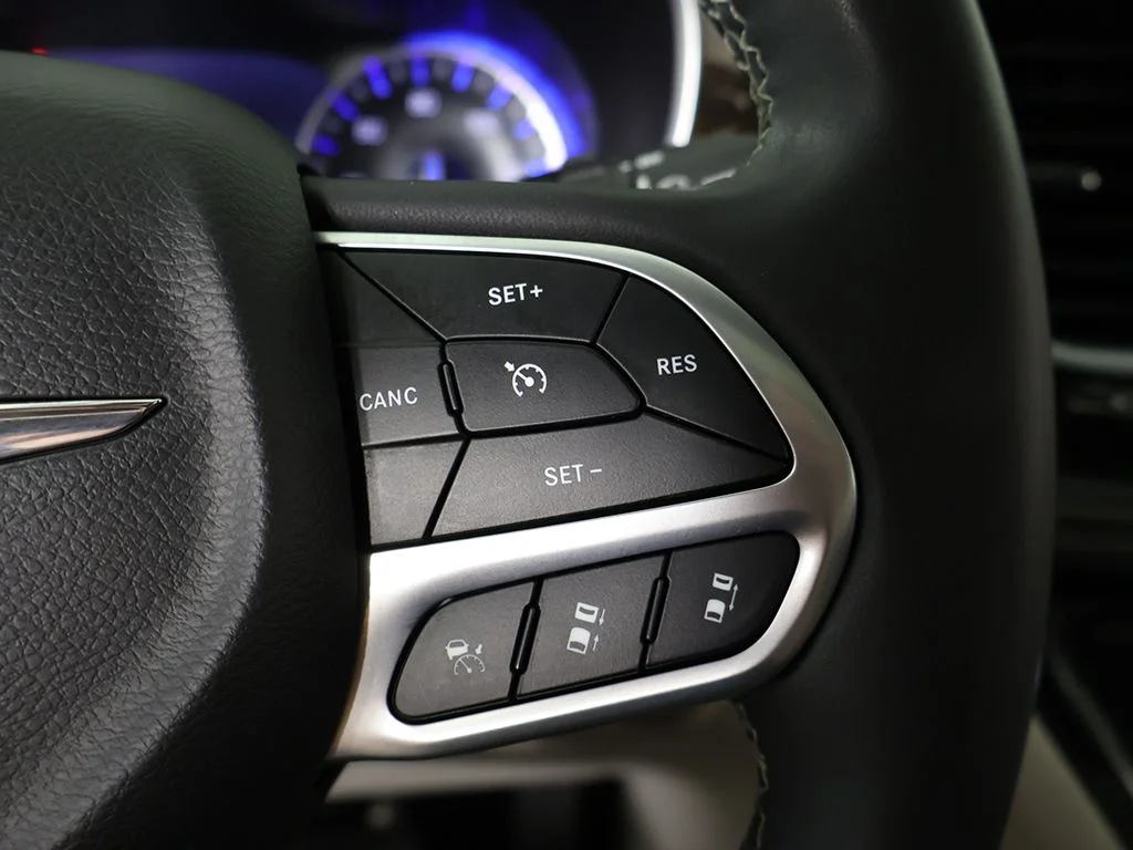 Used 2023 Black Chrysler Limited image 49