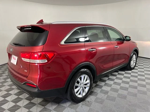 Used 2018 Red Kia LX image 6