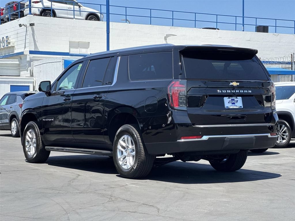 2026 Chevrolet Suburban LS - Photo 7