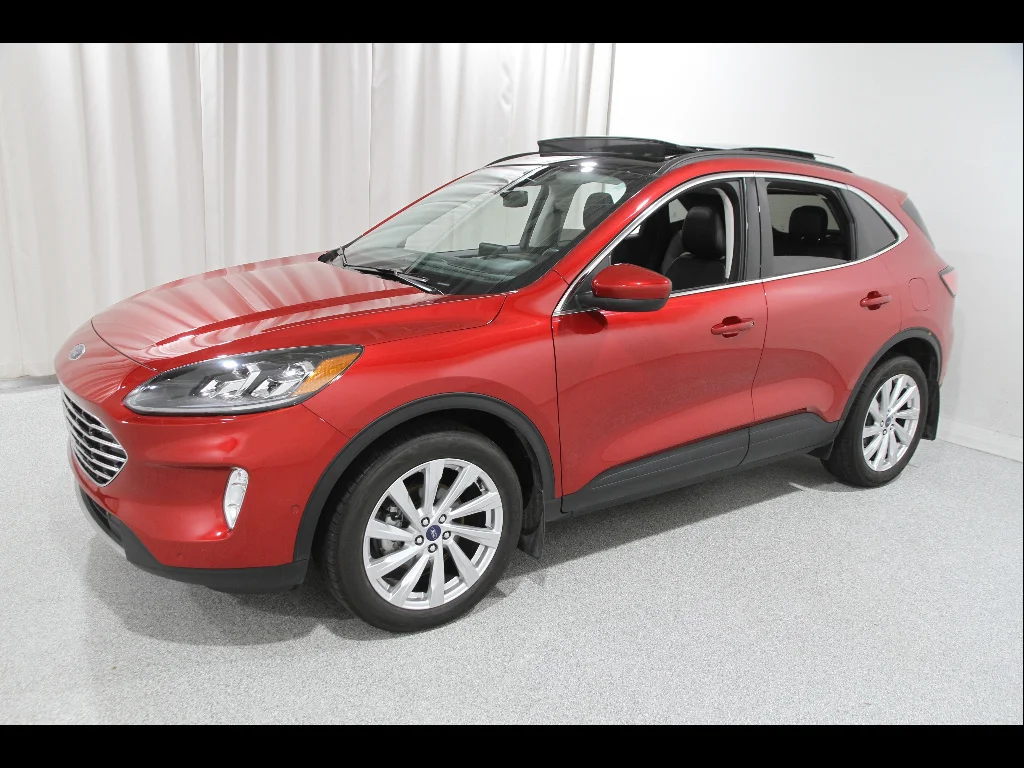 Certified Used 2022 Rapid Red Metallic Tinted Clearcoat Ford Titanium image 3