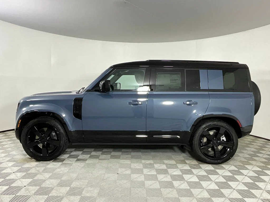 New 2026 Tasman Blue Land Rover X-Dynamic SE image 6