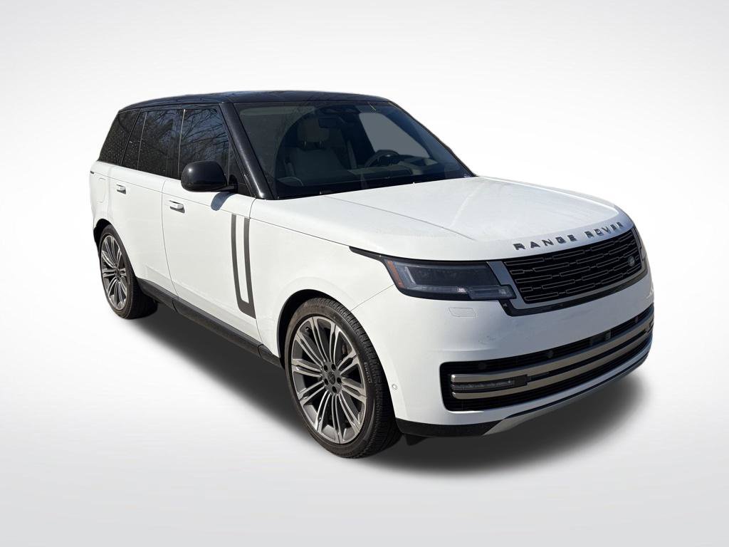 New 2026 White Land Rover SE image 3