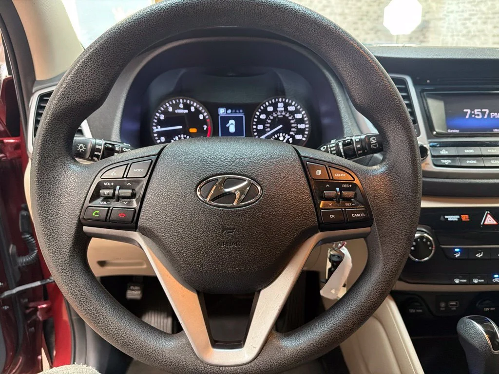 Used 2017 Ruby Wine Hyundai SE image 18