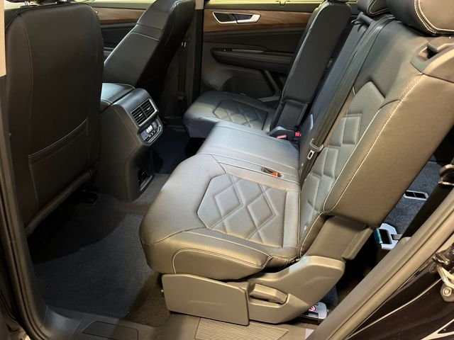 New 2026 Black Volkswagen 2.0T SE w/Technology image 9