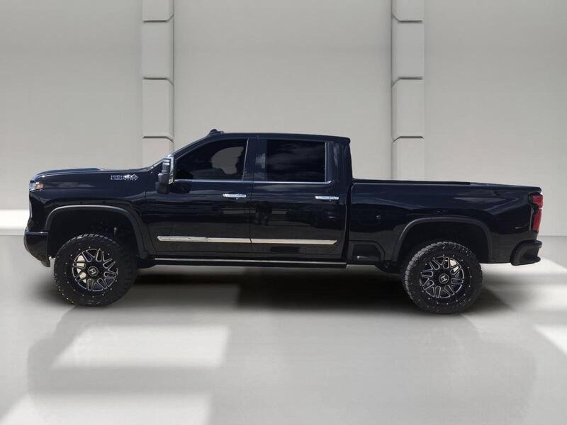 Used 2025 Black CHEVROLET 4WD CREW CAB 159" HIGH COUNTRY image 2