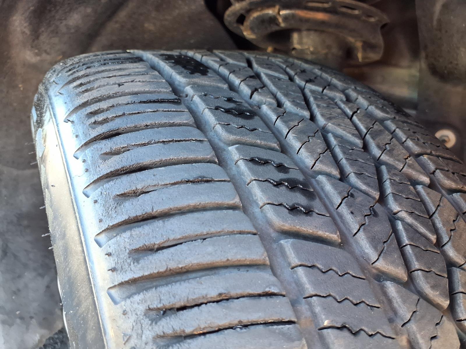 Used 2018 Gray Ford S image 32