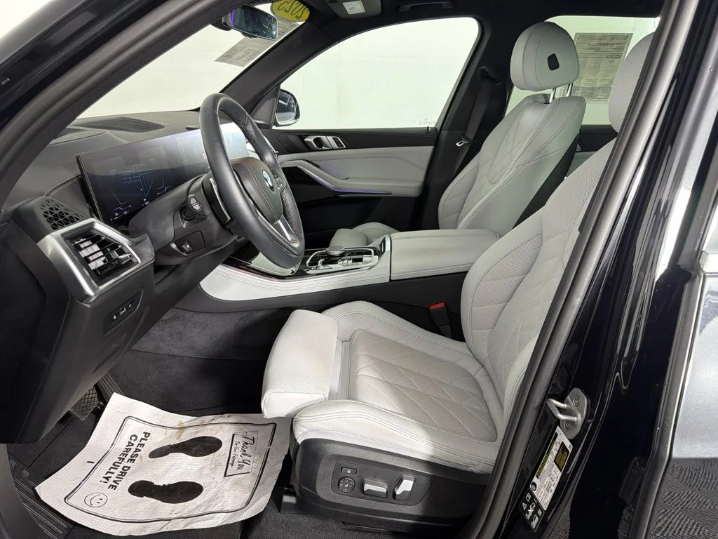 Certified Used 2025 Black Sapphire Metallic BMW xDrive40i image 22