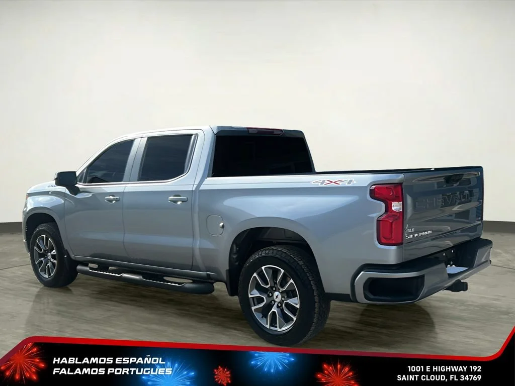 Used 2025 Sterling Gray Metallic Chevrolet RST image 4