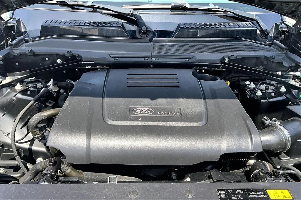 Used 2022 Black Land Rover S image 9