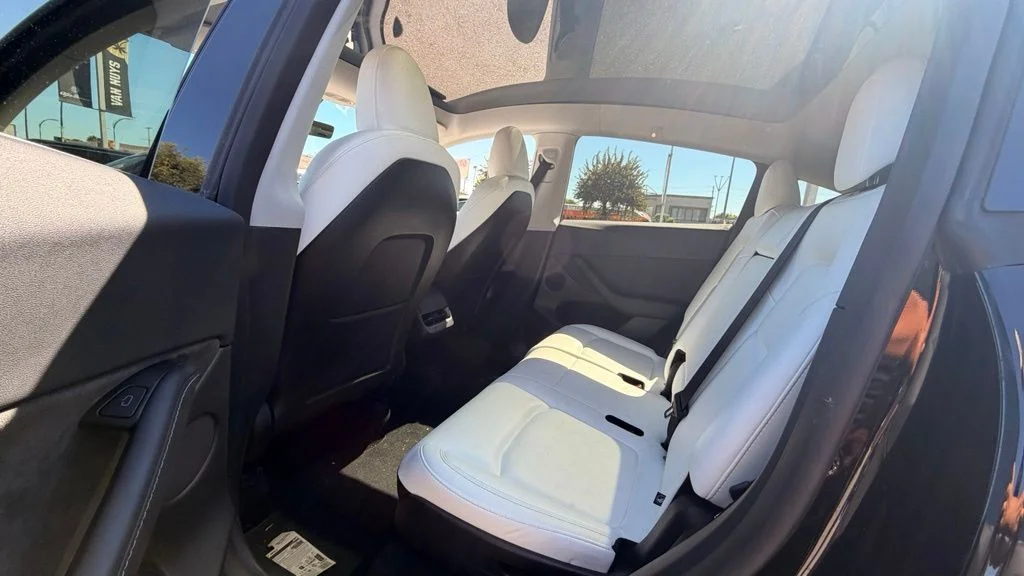 Used 2025  Tesla Long Range image 7