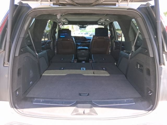 Used 2022 White Cadillac Sport Platinum image 5