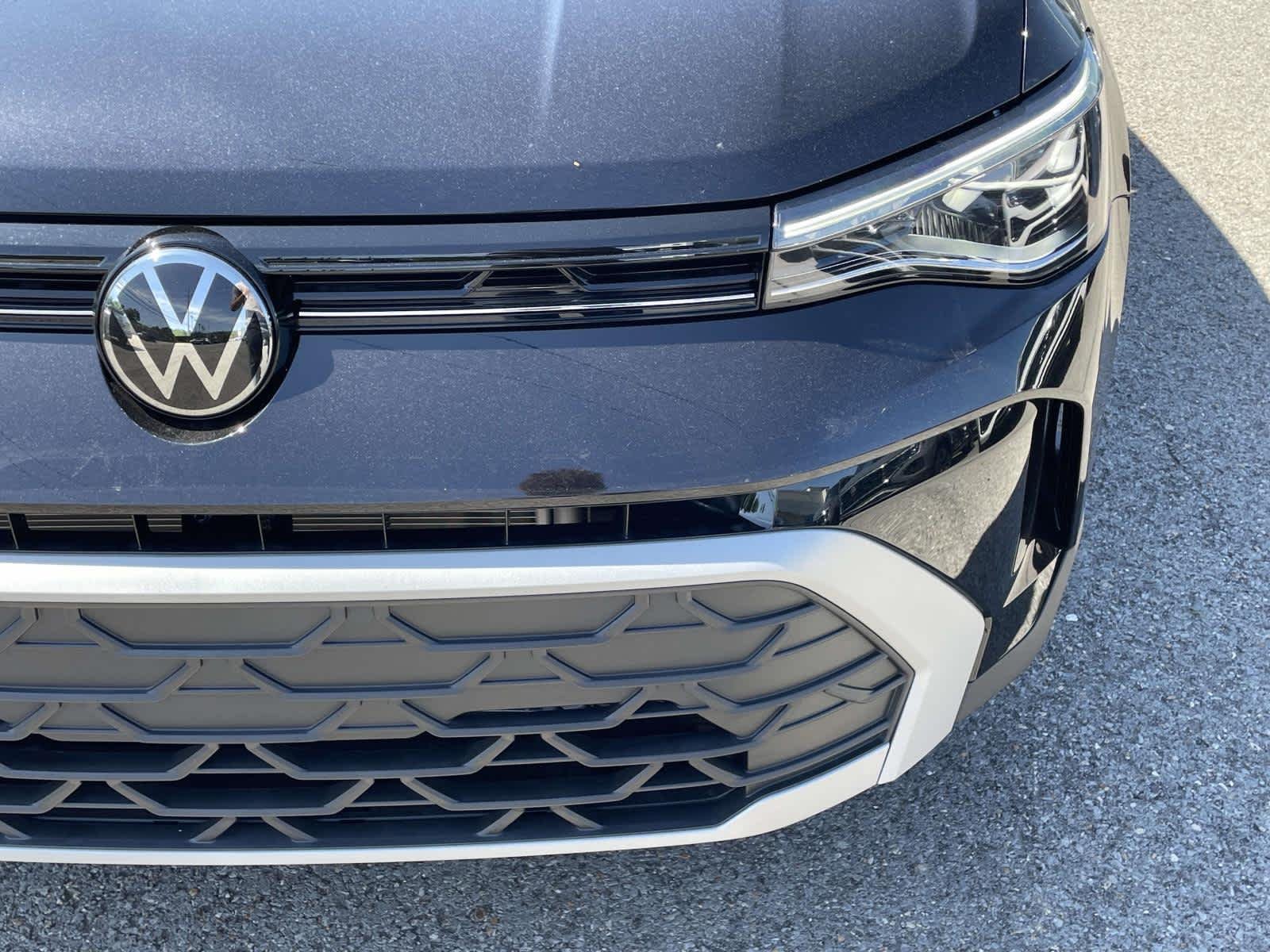 New 2026 Deep Black Pearl Volkswagen S image 9