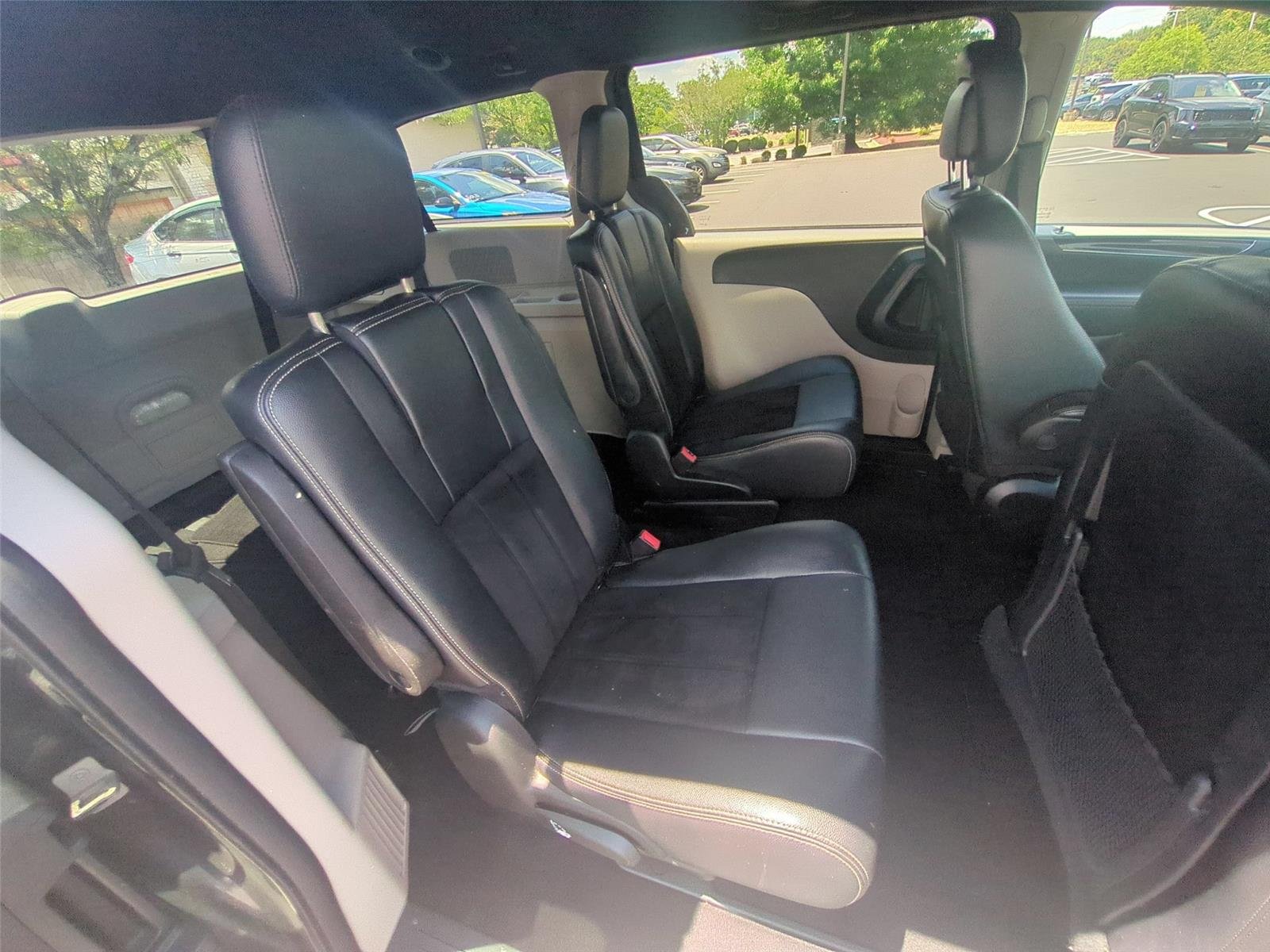 Used 2018 Black Onyx Crystal Pearlcoat Dodge SXT image 48