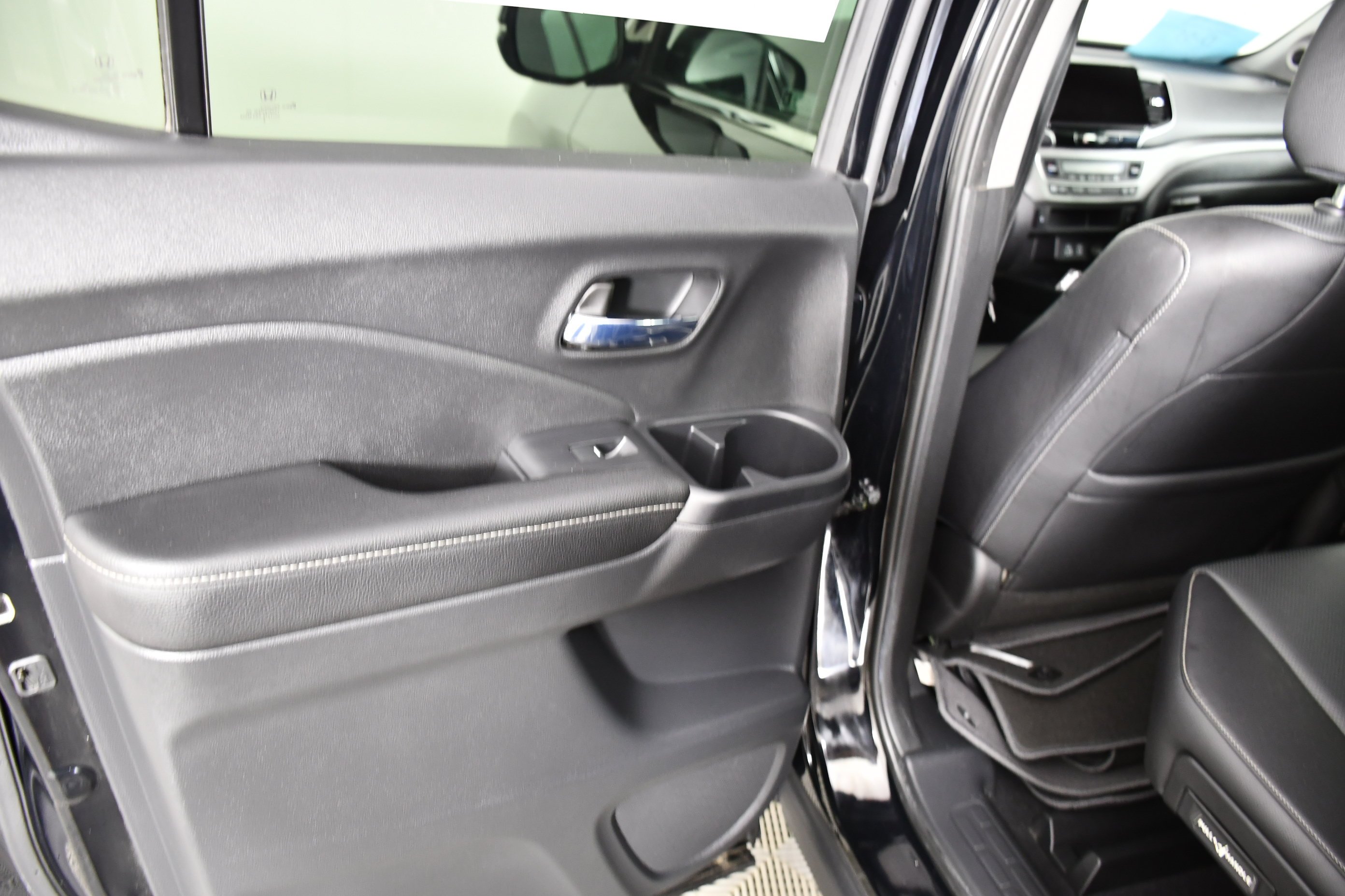 Certified Used 2024 Crystal Black Pearl Honda RTL image 45