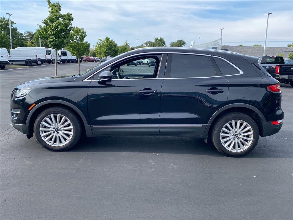 Used 2019 Infinite Black Lincoln Standard image 7