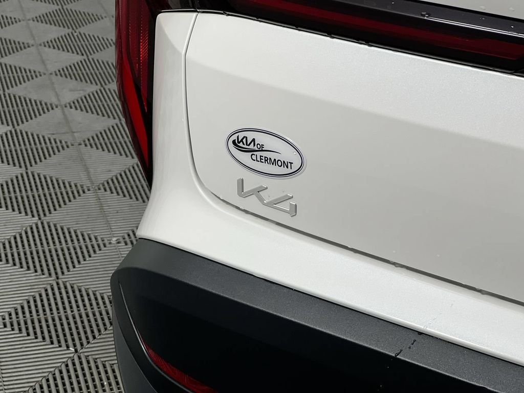 New 2026 Snow White Pearl Kia LXS image 5