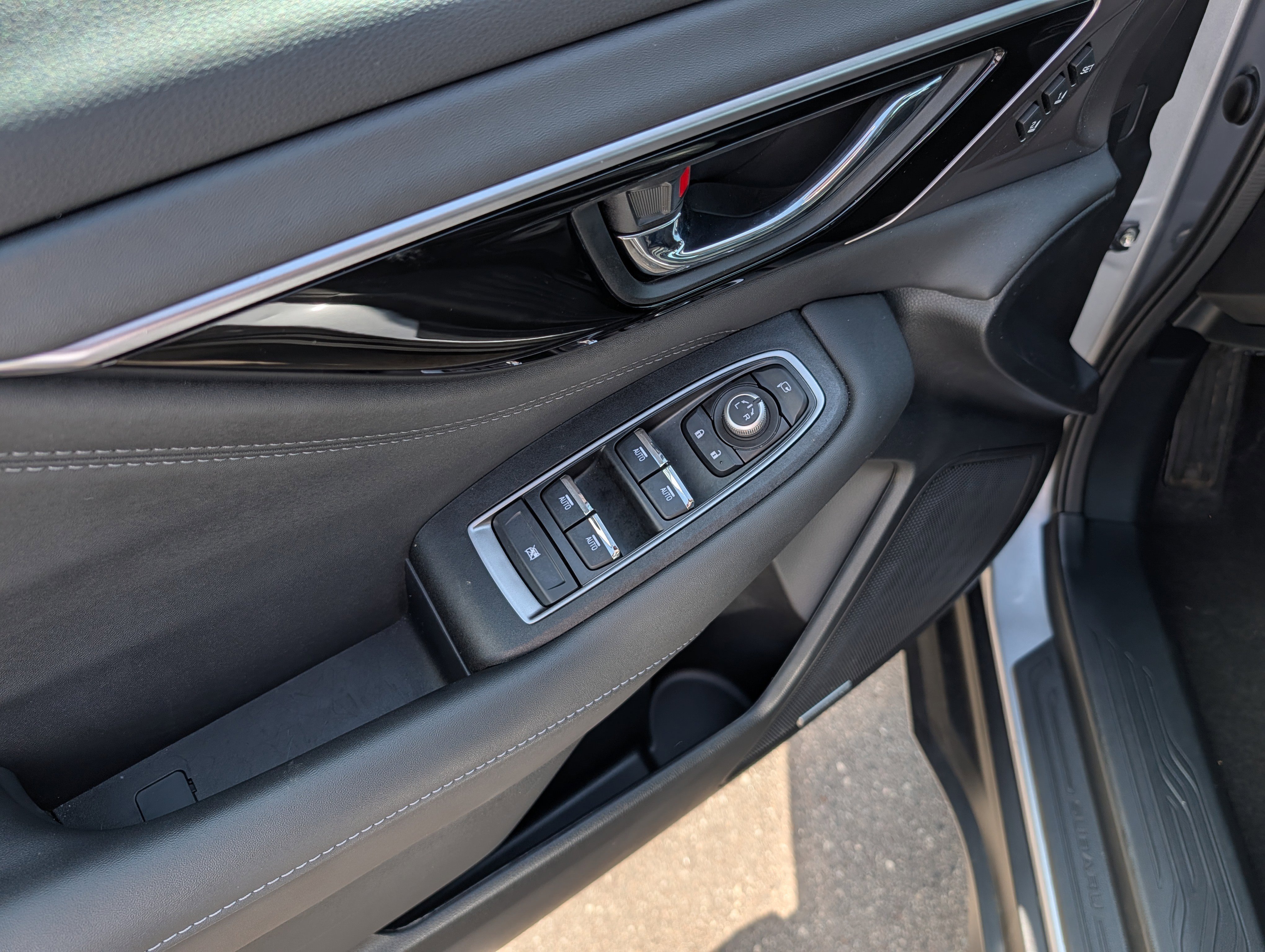 Certified Used 2025 Ice Silver Metallic Subaru Touring XT image 19