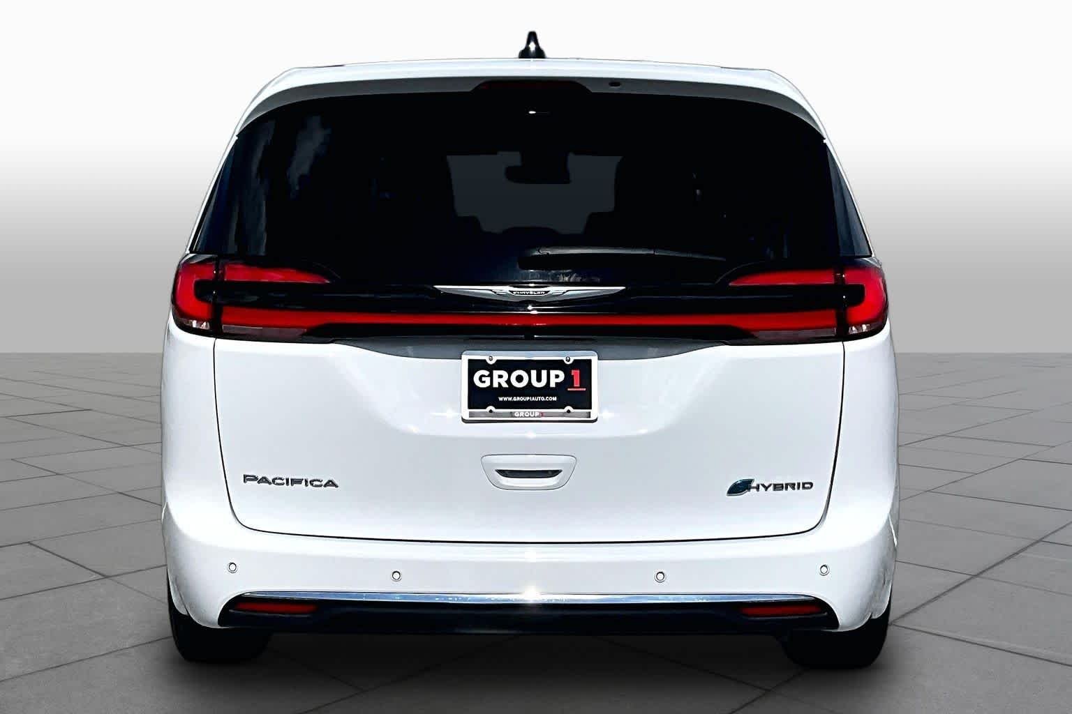Used 2024 Bright White Clearcoat Chrysler Hybrid Select image 5