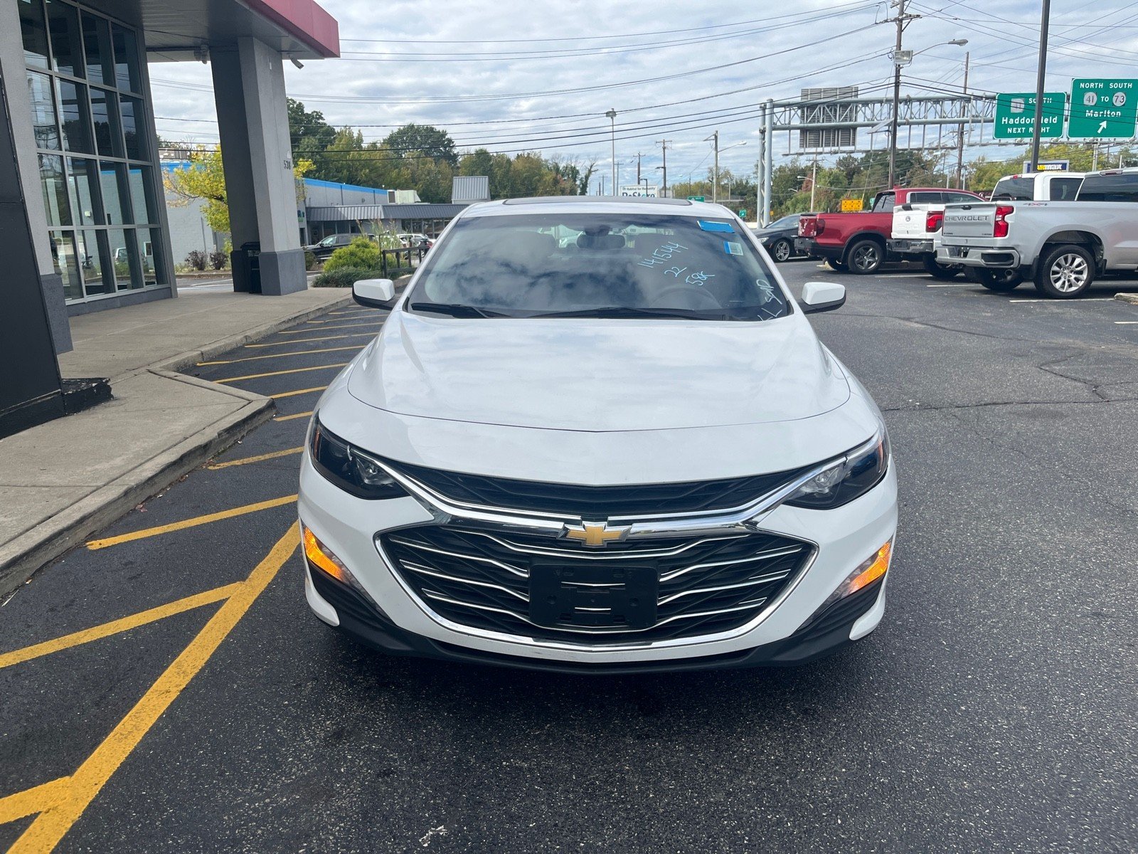 2022 Chevrolet Malibu 1LT photo 2