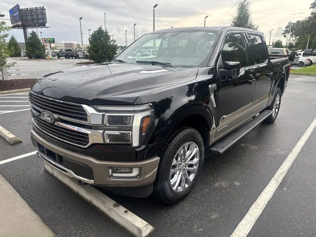 Used 2025 Black Metallic Ford King Ranch image 2