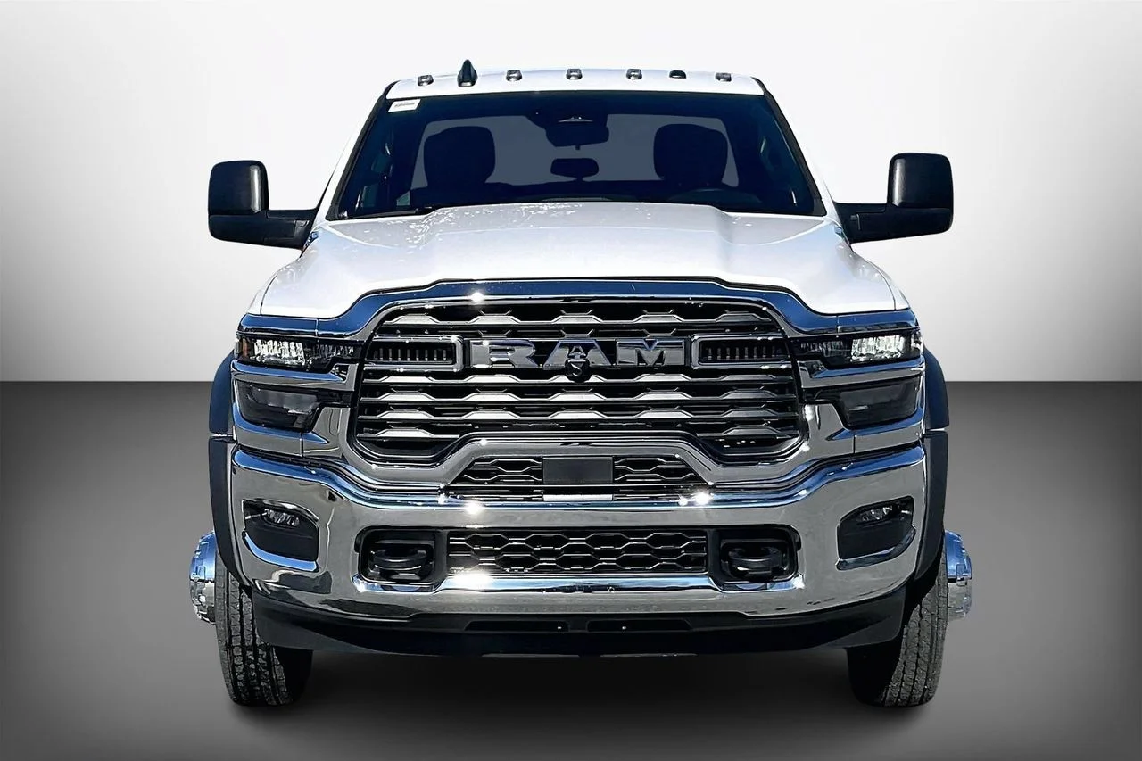 New 2026 Bright White Clear-Coat Exterior Paint RAM Tradesman image 3