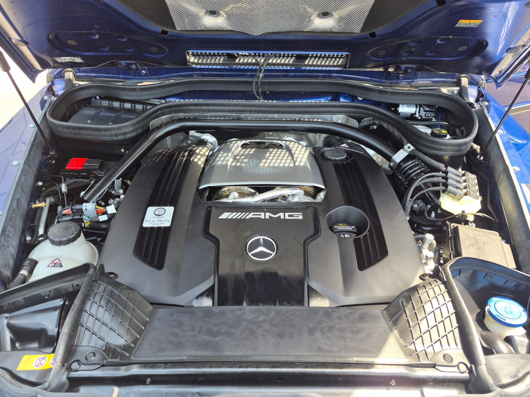 Used 2025 Brilliant Blue Metallic Mercedes-Benz AMG® G 63 image 31