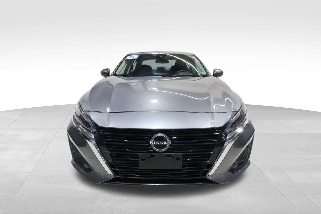 Used 2025 Gray Nissan 2.5 SV image 7