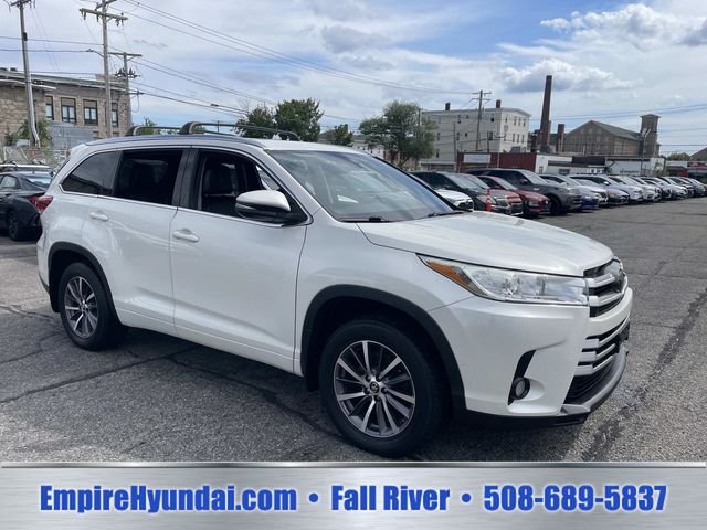 2017 Toyota Highlander XLE - Photo 2