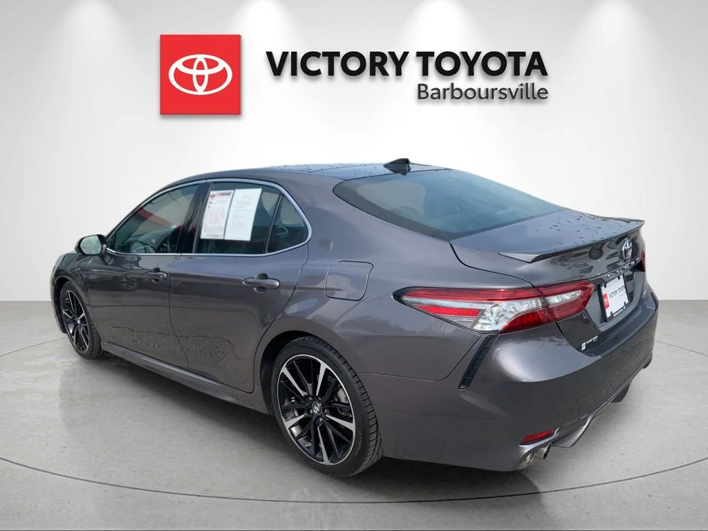Used 2018 Gray Toyota XSE V6 image 3