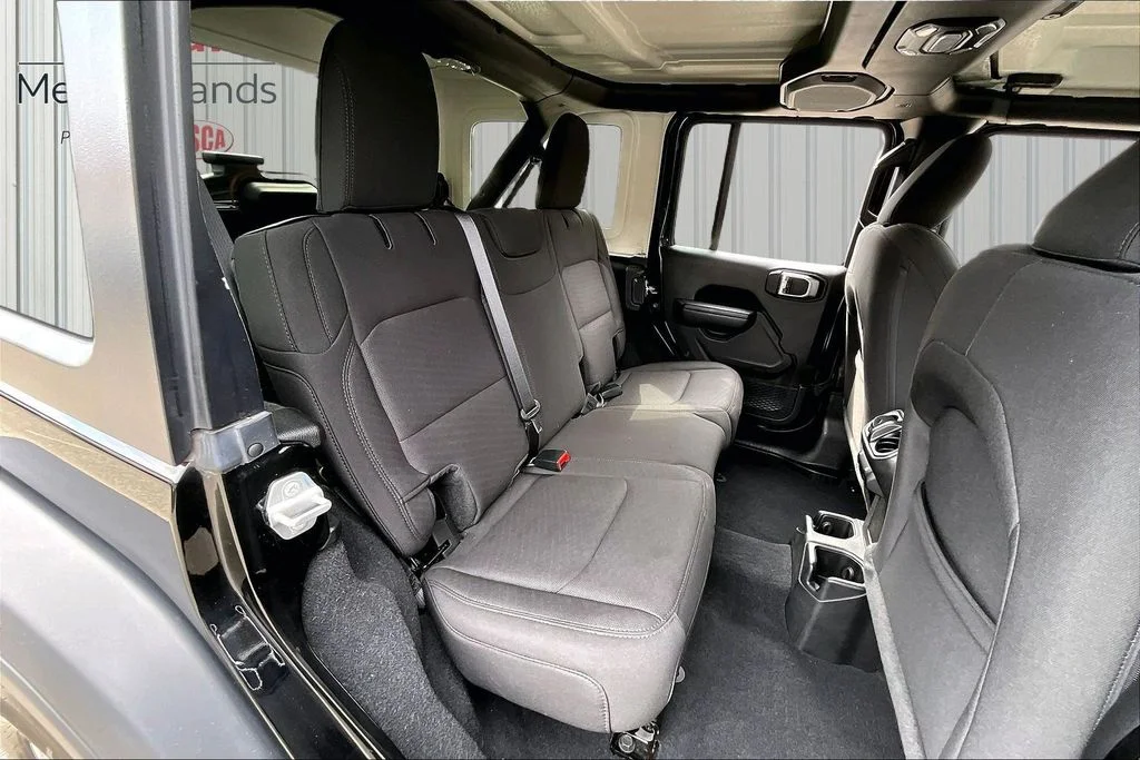 Used 2023 Black Jeep Sport S image 25