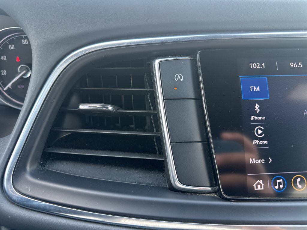 Used 2023 Summit White Buick Essence image 20