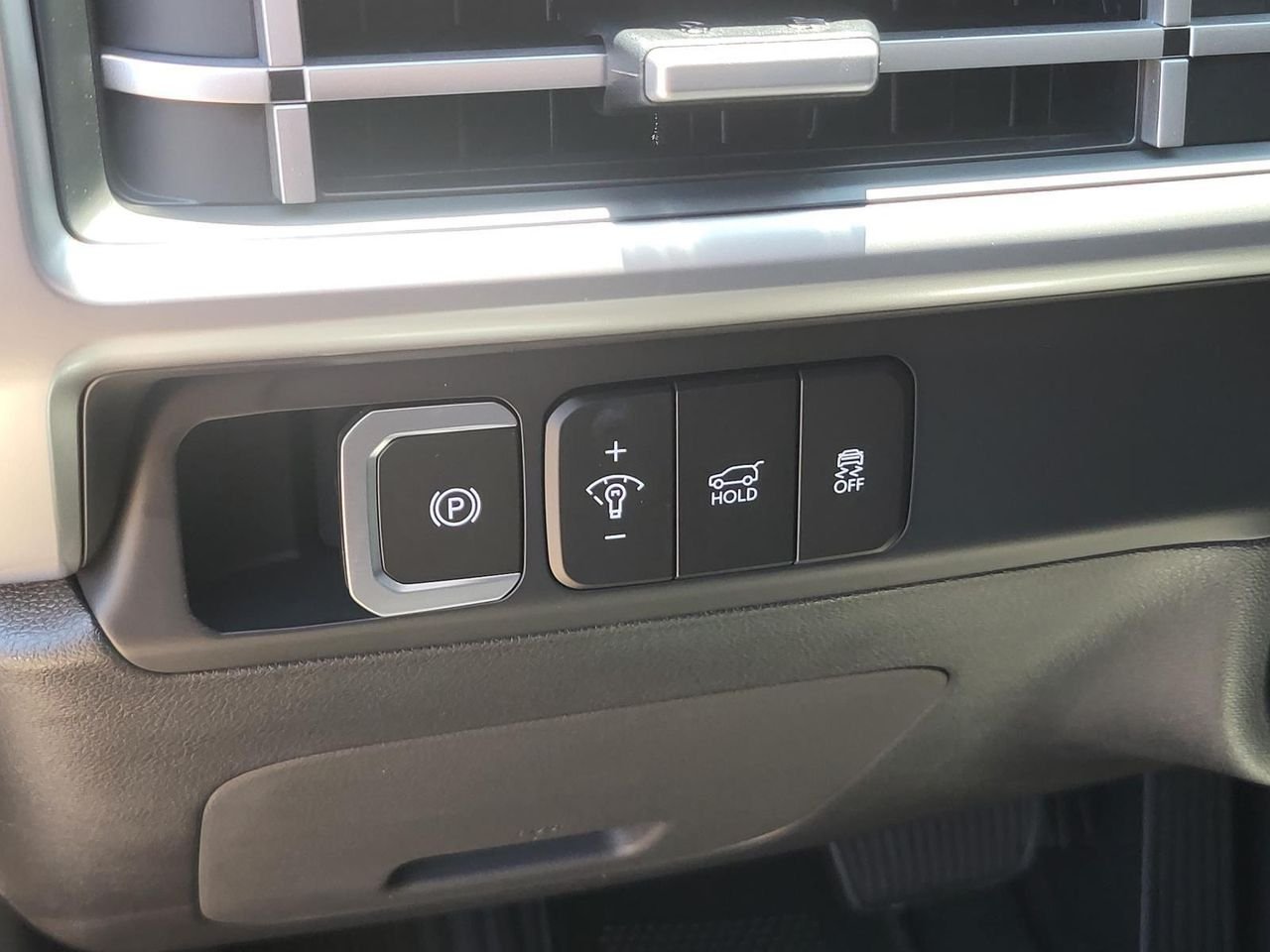 New 2026 Ecotronic Gray Hyundai SEL FWD image 17