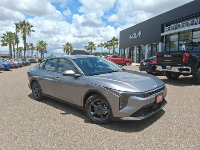 2026 Kia K4 LXS